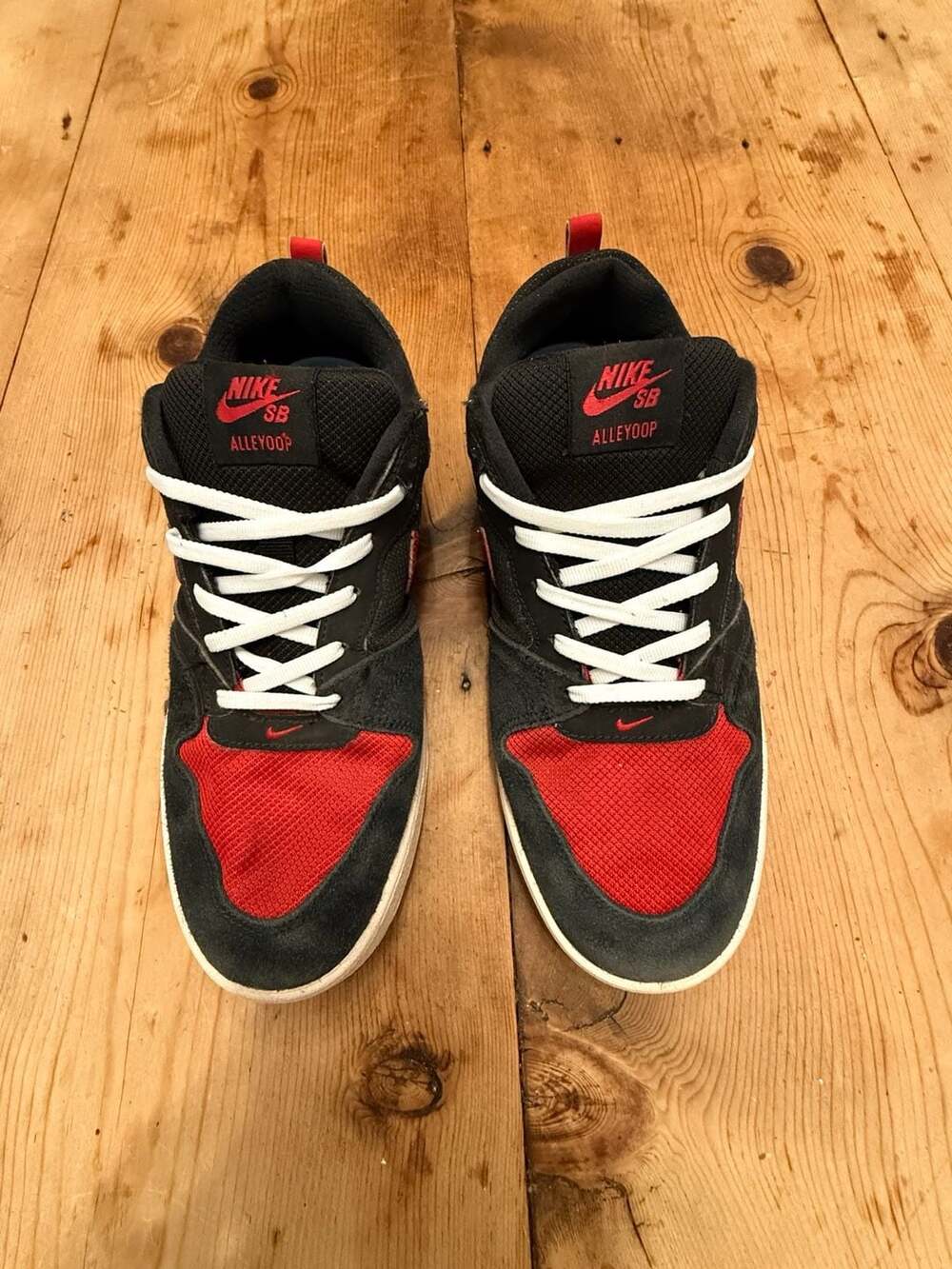 Nike SB Alleyoop Size 8.5 Mens Black University Red Sneakers NIB Skate Shoes